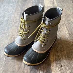 Sorel Women's Black and Gray Lace-Up Boots